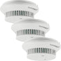 Homematic IP Smart Home Rauchwarnmelder 3er-Set Q-Label: Drei weiße, runde Melder. Erkennt Brandrauch, warnt zuverlässig vor Feuer.