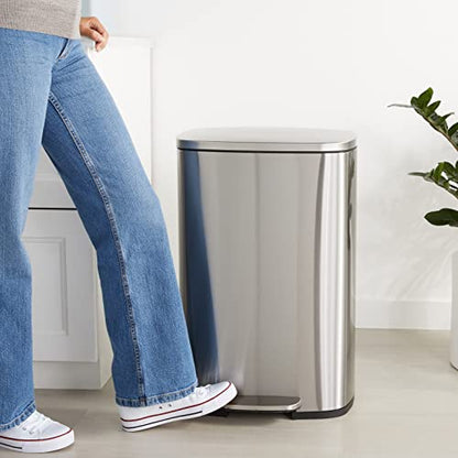 Amazon Basics 50l Rechteck Mülleimer - Küche, Pedal, Satiniert Nickel