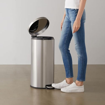 Amazon Basics runder Mülleimer Soft-Close - Edelstahl 30l