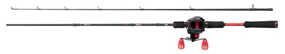 Abu Garcia MAX X Raubfisch Baitcast Combo - Black/Red. Schwarze/rote Rute mit Baitcast-Rolle für präzises Raubfischangeln.