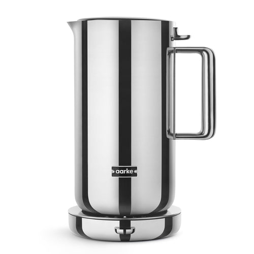 Aarke Wasserkocher Edelstahl mit Temperaturwahl - Steel. Dieser silberne Wasserkocher erhitzt Wasser präzise für Tee oder Kaffee.