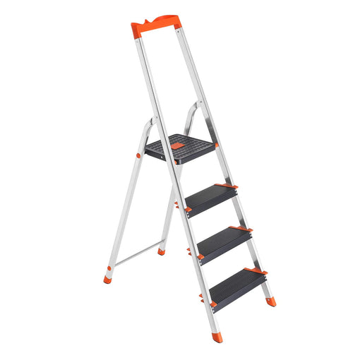 SONGMICS GLT04BK Aluleiter 4 Stufen. Stabile Aluleiter mit schwarz-orangefarbenem Handlauf zum sicheren Erreichen höherer Bereiche im Haushalt.