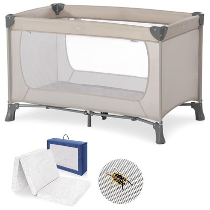 hauck Dream N Play Baby Reisebett – Alvi Komfort Matratze, Moskitonetz, Beige. Rechteckiges, beiges Reisebett. Bietet Babys eine sichere Schlafstätte unterwegs.