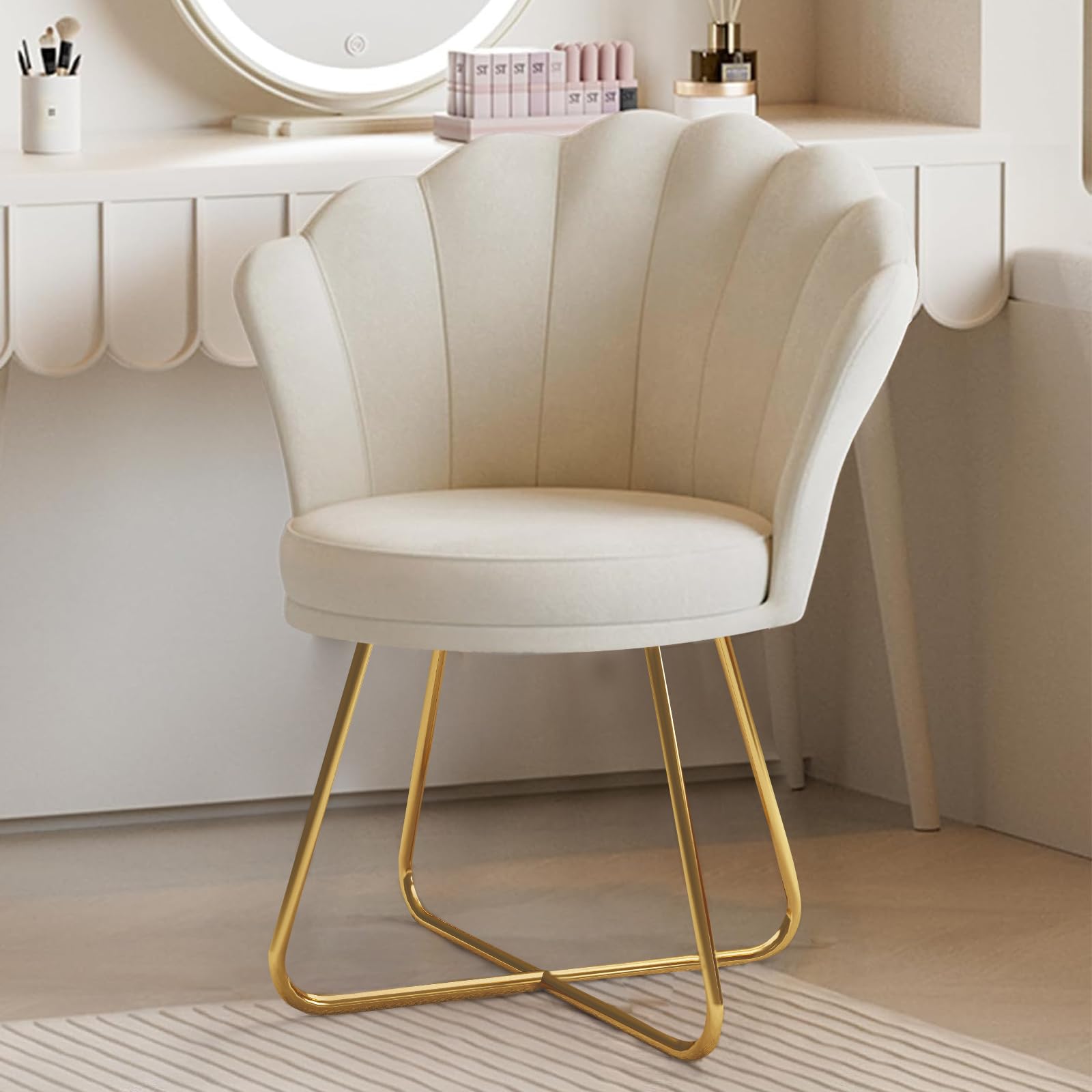 Hawthyhome Samt Polstersessel Esszimmerstuhl - Beige Gold. Eleganter Samt-Stuhl in Beige mit goldenen Beinen. Bietet komfortable Sitzgelegenheit für Esszimmer.