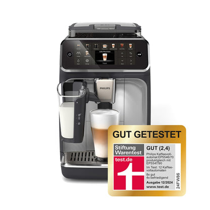 Philips Serie 5500 Kaffeevollautomat Latte Go EP5546/70. Schwarzes Gehäuse. Brüht Kaffee und Milchschaumgetränke.