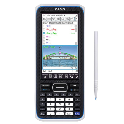 Casio FX-CP400 ClassPad II – Interaktiver Grafikrechner mit CAS. Rechteckiger, schwarzer Rechner mit Farbdisplay. Berechnet und visualisiert Funktionen, löst Gleichungen mit CAS.