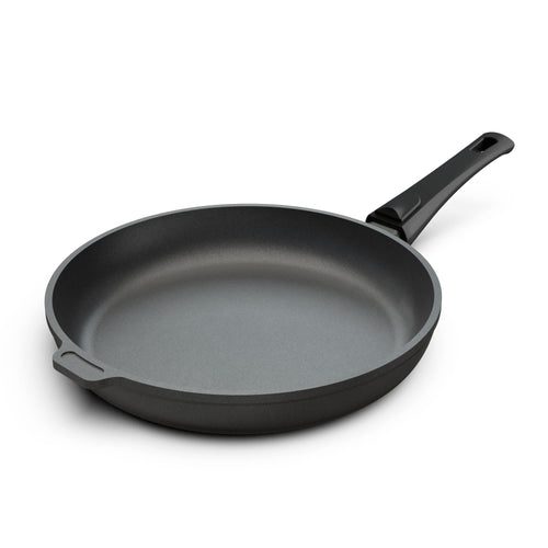 Hoffmann Aluguss Bratpfanne 28 cm Induktion Made in Germany. Dunkelgraue Aluguss-Pfanne zum Braten auf Induktion.