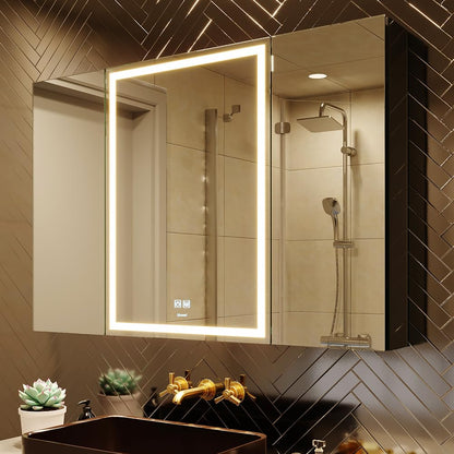 GANPE LED Beleuchteter Badezimmer Spiegelschrank – 3 Türen, 100x70 cm. Rechteckig, silber. Bietet Stauraum und Licht im Bad.