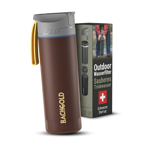 Bachgold Wasserfilter Flasche Profi Outdoor – Rot 500ml. Rote zylindrische Flasche mit integriertem Filter zur Trinkwasseraufbereitung unterwegs.