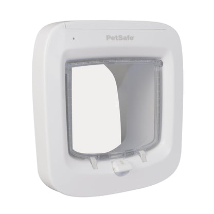 PetSafe Mikrochip Katzenklappe Weiss – Selektiver Zugang. Rechteckige, weiße Klappe. Ermöglicht registrierten Katzen mittels Mikrochip den Zutritt ins Haus.