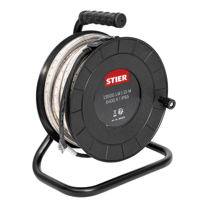 STIER LED Streifen Baustrahler – 15m, robustes Lichtband IP65. 15m LED-Lichtband mit IP65-Schutz zur großflächigen Baustellenbeleuchtung.