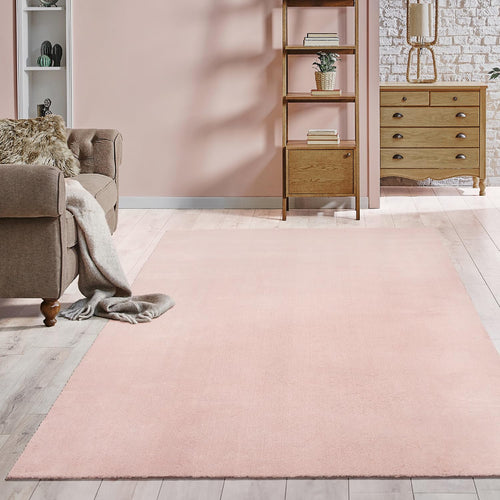 the carpet Relax Kurzflor Teppich - Blush, 200x280 cm. Rechteckiger, rosa Teppich für Schallabsorption und Wärmeisolierung als Bodenbelag.