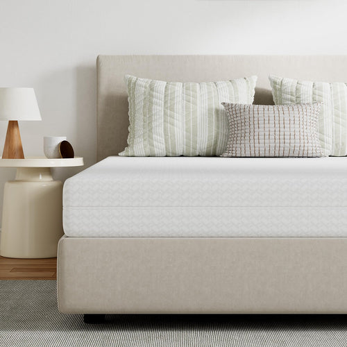 Novilla 7-Zonen Kaltschaummatratze H3/H4 - 140x200. Weiße, rechteckige Matratze für ergonomischen Schlafkomfort durch 7 Liegezonen.