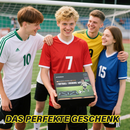hykoiuu Fussball-Trainingsmatte 120x80 cm Set mit rutschfesten Socken