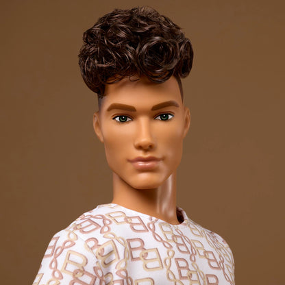 Barbie Basics Model 10 Ken Sammler-Modepuppe mit Monoprint-Outfit
