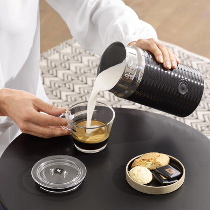 NESPRESSO Aeroccino3 Elektrischer Milchaufschäumer für Milchschaum - Rot