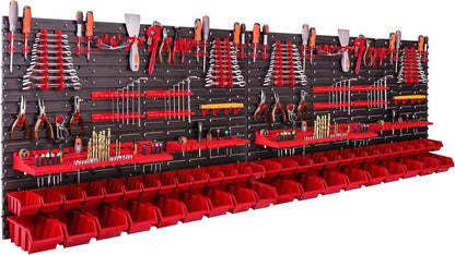 Werkstatt Lagersystem Wandregal 230x78 cm mit 46 Stapelboxen. Grau, rechteckig, für die geordnete Lagerung von Kleinteilen.