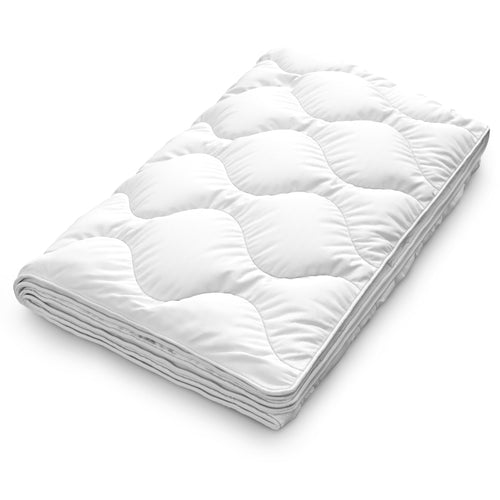 Siebenschläfer Winterdecke Wärmebettdecke – Grösse 220x240 cm. Rechteckige, voluminöse Winterdecke für warmen Schlafkomfort.