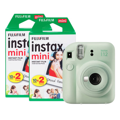 Fujifilm Instax Mini 12 analoge Sofortbildkamera - Minzgrün. Kompakte, abgerundete Kamera in Minzgrün zum Sofortausdrucken von Fotos.