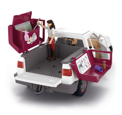 schleich HORSE CLUB Mobile Tierärztin mit Anhänger Set 42704