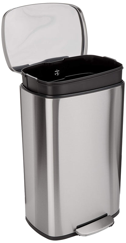 Amazon Basics 50l Rechteck Mülleimer - Küche, Pedal, Satiniert Nickel. Rechteckiger 50L Abfalleimer in Satiniert Nickel mit Pedalöffnung für die Küche.
