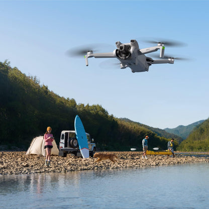 DJI Mini 3 (DJI RC) – faltbare Mini Drohne mit 4K-Kamera, unter 249 g
