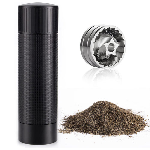Luvan Professional Grade Pfeffermühle Manuell – Aluminium. Zylindrische, silberfarbene Mühle zum manuellen Mahlen frischen Pfeffers.