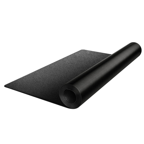 Peloton Bodenschutzmatte für Bike/Bike+ – Schwarz, 183x91 cm. Rechteckige, schwarze Matte. Schützt den Boden vor Schweiß und Kratzern beim Indoor-Cycling.