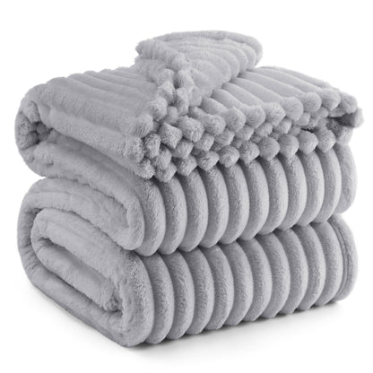 BEDSURE Kuscheldecke 220x240 cm, Flanell-Fleecedecke, Hellgrau, weiches Fleece mit Streifenmuster