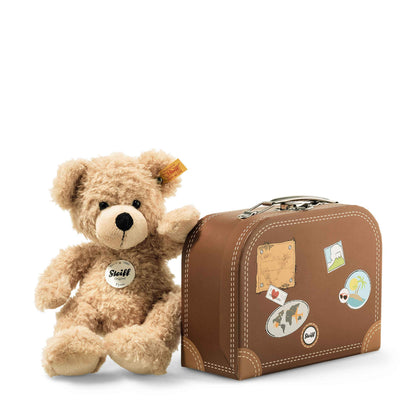 Steiff Fynn Teddybär Kuscheltier im Koffer Beige 28 cm. Beiger Plüschbär in kleinem Koffer, zum Kuscheln und Spielen.