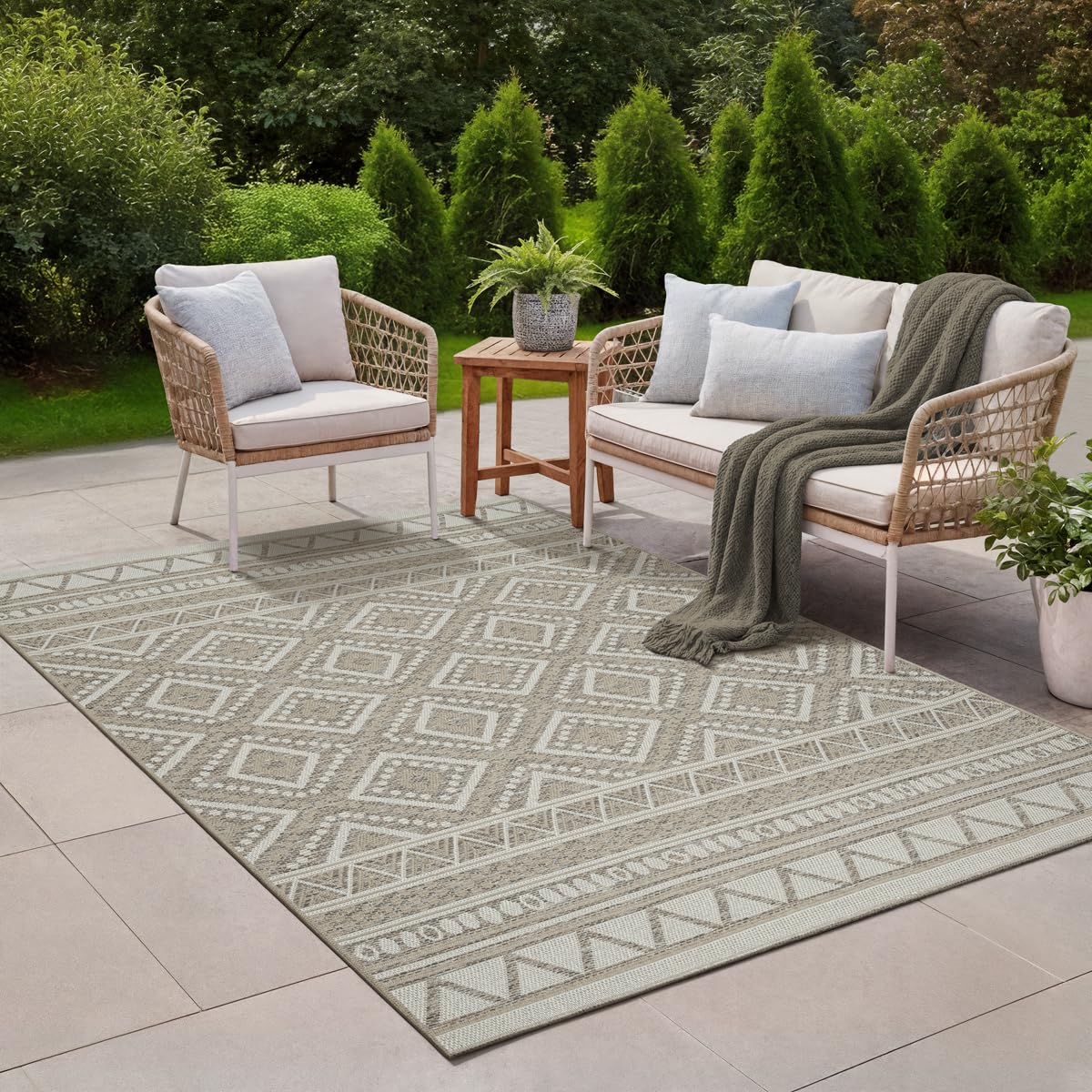 the carpet Calgary Outdoor-Teppich, wetterfest, Beige, 160 x 220 cm – Flachgewebe mit Rautenmuster