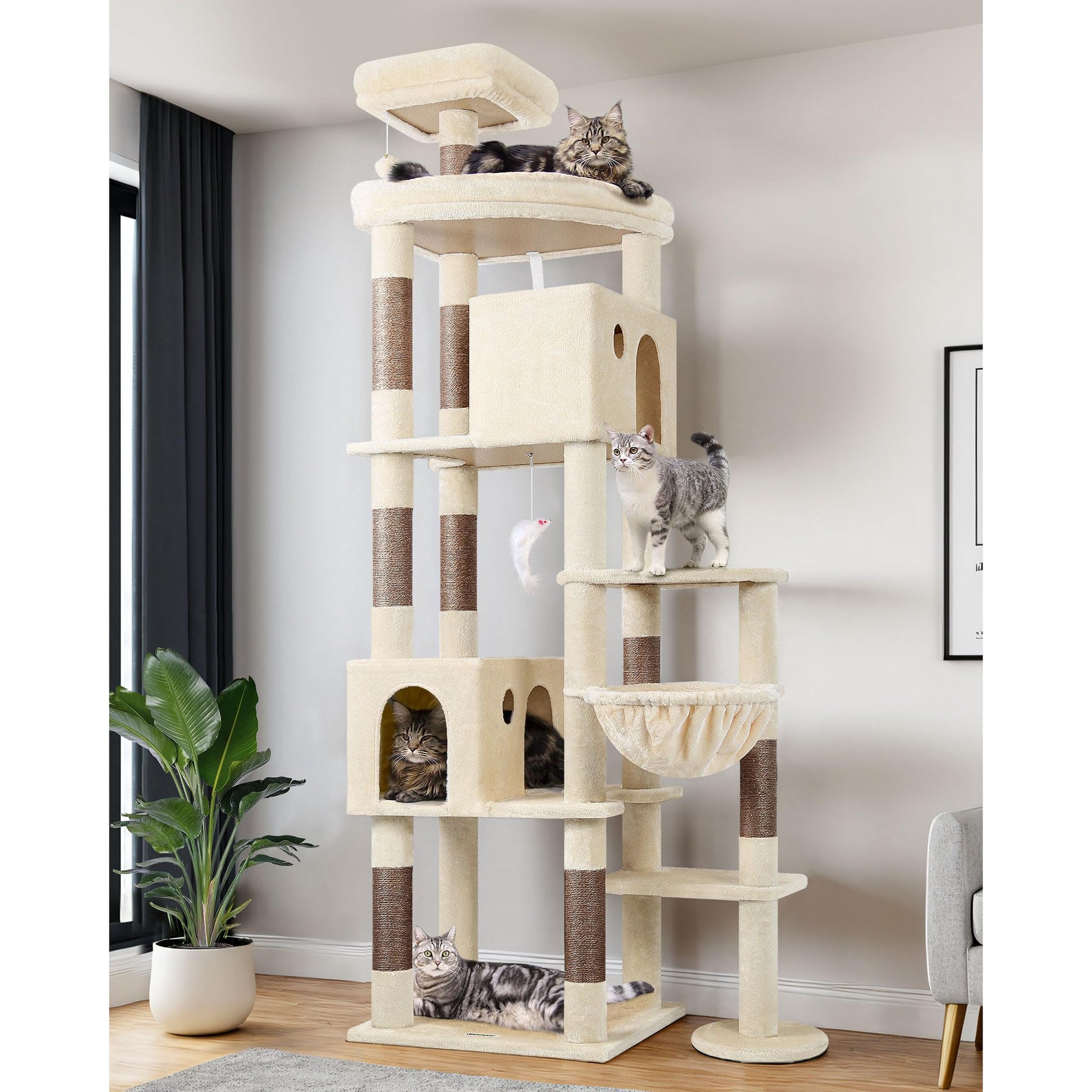 Globlazer Kratzbaum F83 XXL 213cm für grosse Katzen - Beige. Hoher, beiger Kratzbaum mit Sisalsäulen zum Klettern und Kratzen für grosse Katzen.