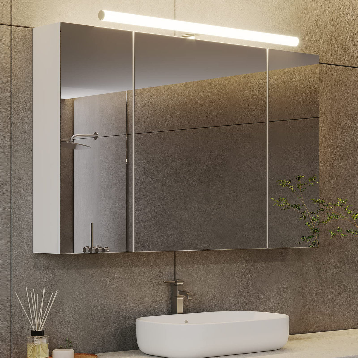 DICTAC Spiegelschrank Bad Beleuchtung Steckdose 90x60cm Weiss. Weißer Badspiegelschrank mit Beleuchtung und Steckdose.