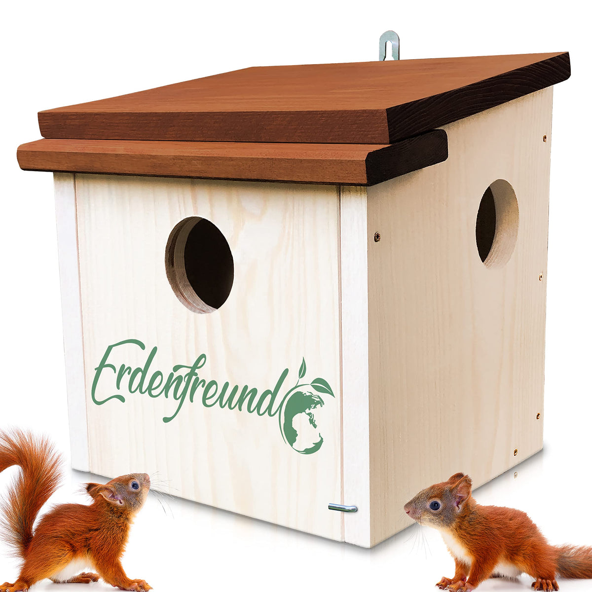 ERDENFREUND® Eichhörnchen Kobel – artgerecht mit 3 Fluchtlöchern. Brauner Holzkobel mit drei Öffnungen bietet Eichhörnchen artgerechten Schutz.