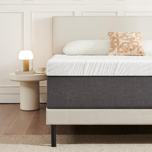 Twirest Orthopädische Kaltschaummatratze - 140x200 cm H3. Rechteckig, weißer Bezug. Bietet ergonomische Körperanpassung für gesunden Schlaf.