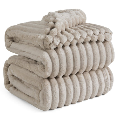 BEDSURE Kuscheldecke Flanell-Fleece, Sofadecke beige, 230 x 270 cm mit Streifenmuster