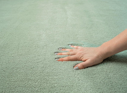 the carpet Relax Kurzflor-Teppich in Felloptik, Grün, 140 x 200 cm