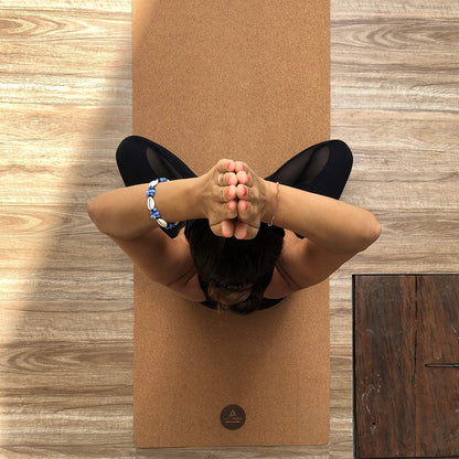 Premium Yogamatte Pro Kork Testsieger - extra gross 200x66 cm. Rechteckige, naturfarbene Korkmatte. Bietet Rutschfestigkeit und Dämpfung für Yoga & Fitness.