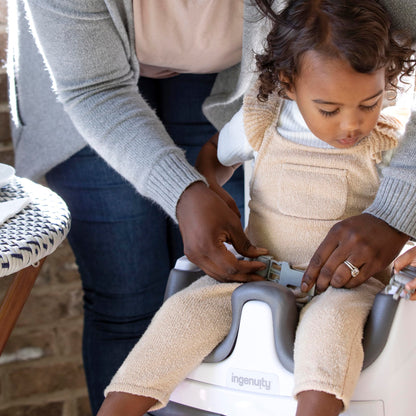 Ingenuity Baby Base 2-in-1 Sitzerhöhung mit Tablett, Peony