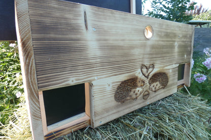 Vollholz Igelfutterhaus 80x40cm – Labyrinth, Rattenklappe, geflammt