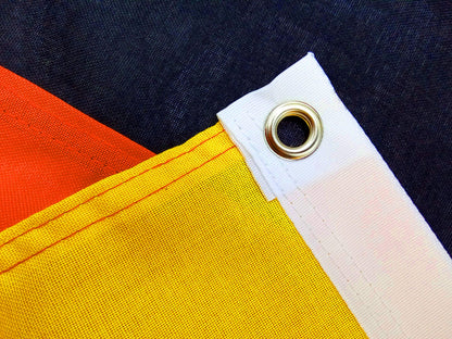 FLAGLY Deutschland Flagge 100x150 cm mit Ösen aus Schiffsflaggentuch